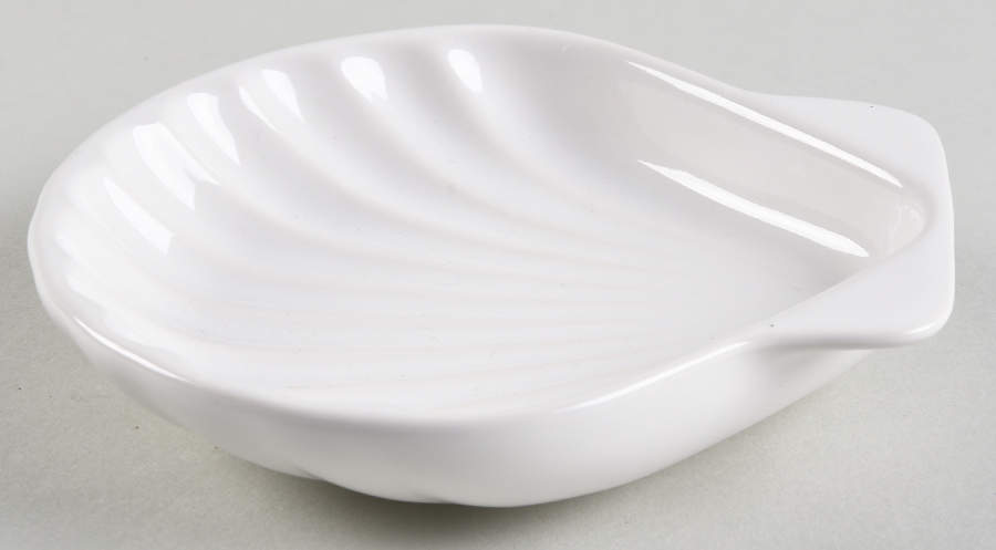 Hearth Shell Shaped Dish by Pfaltzgraff-1