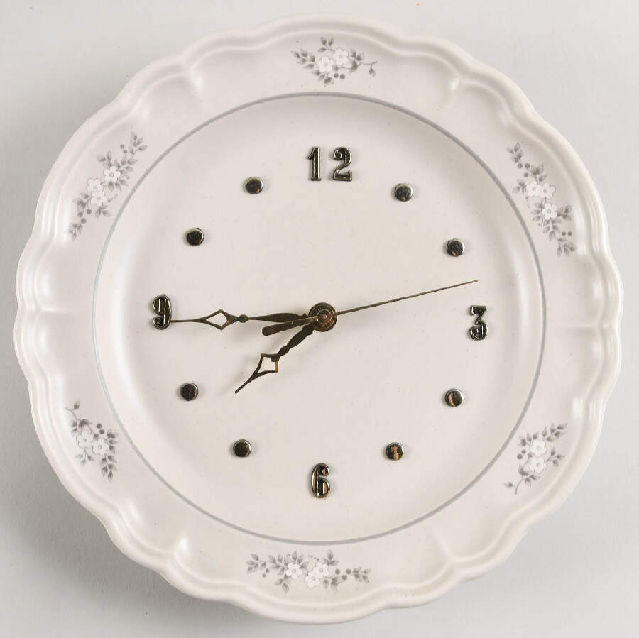 Heirloom Hanging Wall Clock by Pfaltzgraff-1