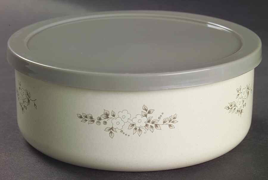 Heirloom 6" Metal Bowl W/Plastic Lid by Pfaltzgraff-1
