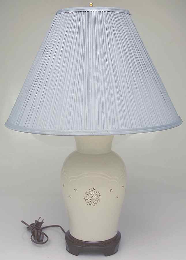 Heirloom Electric Lamp & Shade by Pfaltzgraff-1