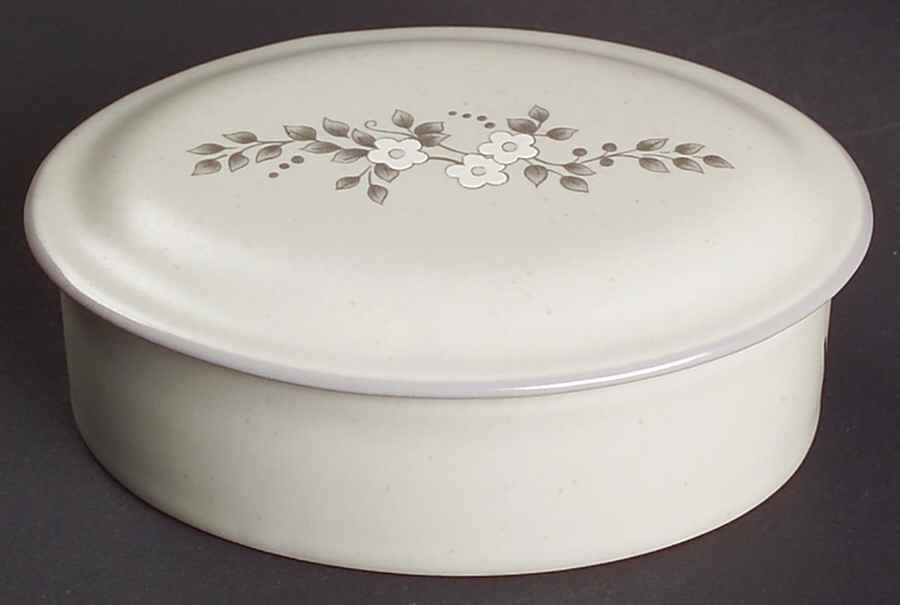 Heirloom Oval Box & Lid by Pfaltzgraff-1