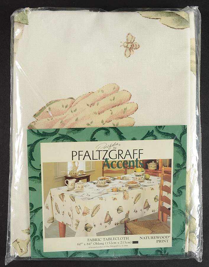 Naturewood Oblong Vinyl Tablecloth by Pfaltzgraff-1