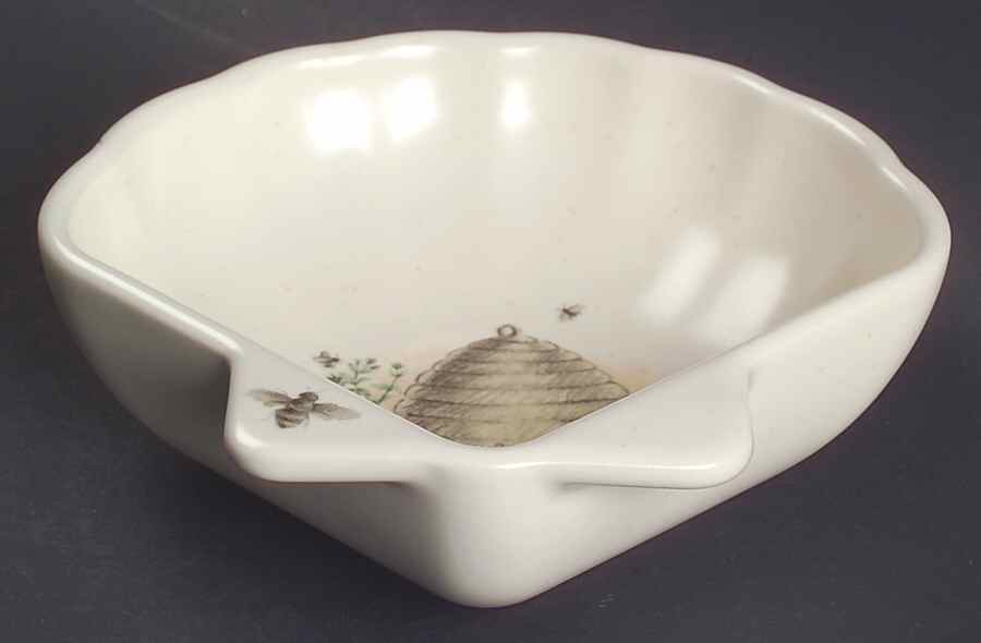 Naturewood Small Shell Shaped Dish by Pfaltzgraff-1