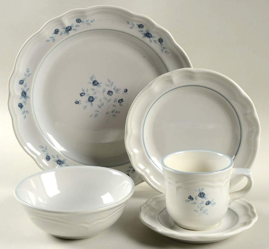 Poetry Glossy 40 Piece Estate Set by Pfaltzgraff-1