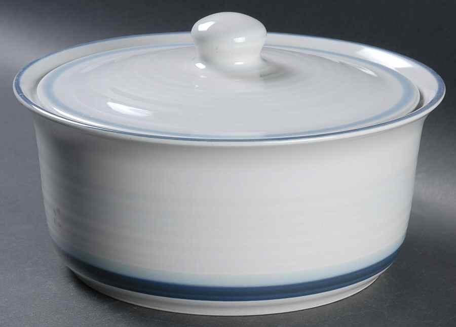 Sky 2 Qt Round Covered Casserole by Pfaltzgraff-1