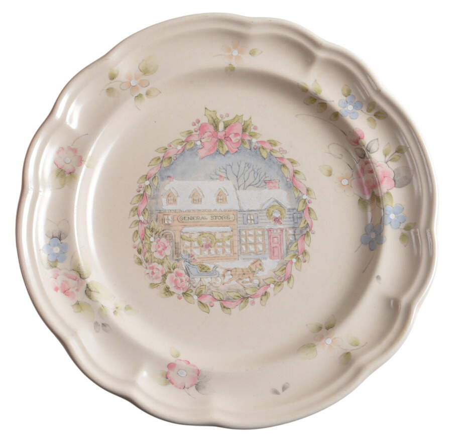 Tea Rose Holiday Luncheon Plate by Pfaltzgraff-1