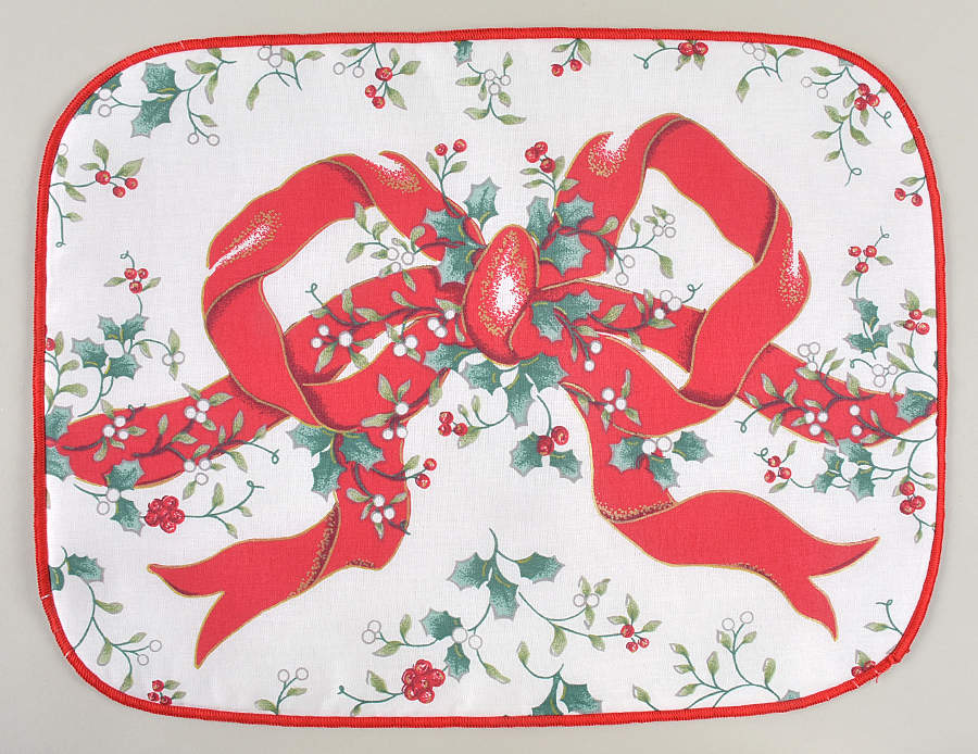 Winterberry Cloth Placemat by Pfaltzgraff-1