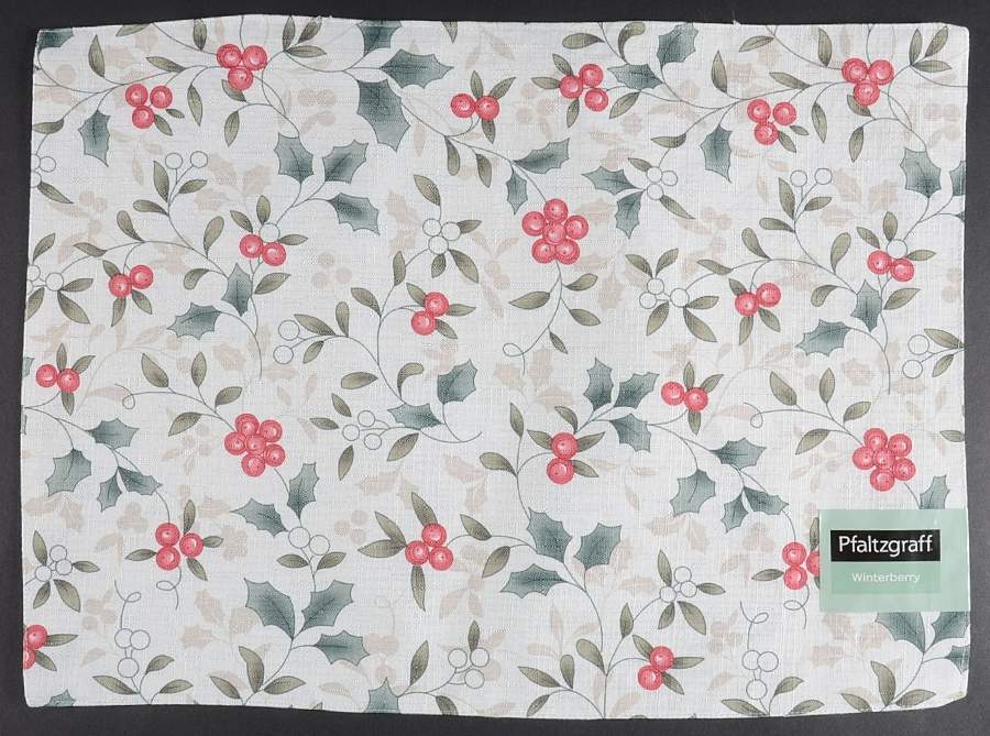 Winterberry Cloth Placemat by Pfaltzgraff-1