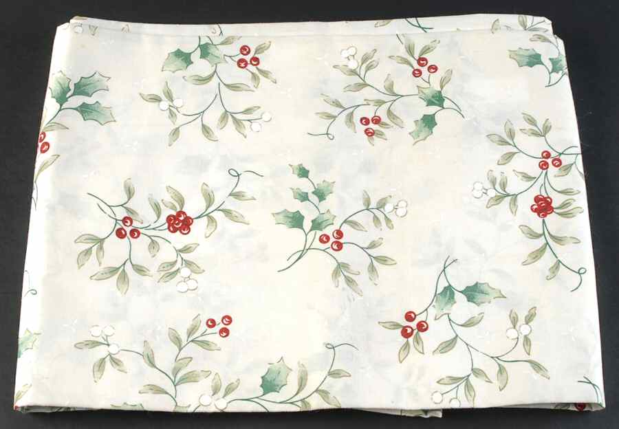 Winterberry 60" X 84" Oval Tablecloth by Pfaltzgraff-1