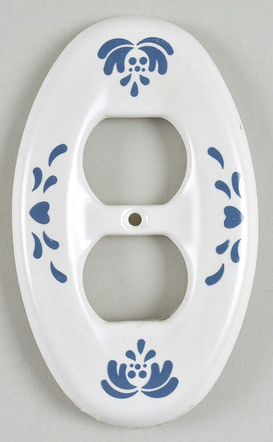 Yorktowne Double Electrical Outlet Cover by Pfaltzgraff-1