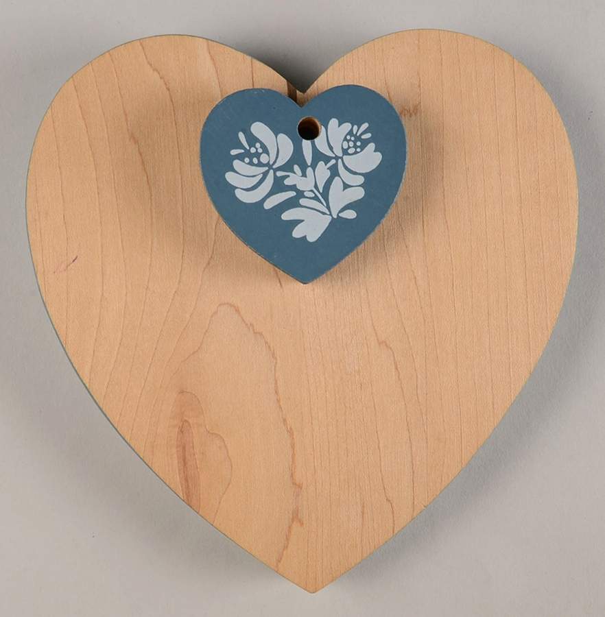 Yorktowne Heart Shape Wood Wall Plaque by Pfaltzgraff-1