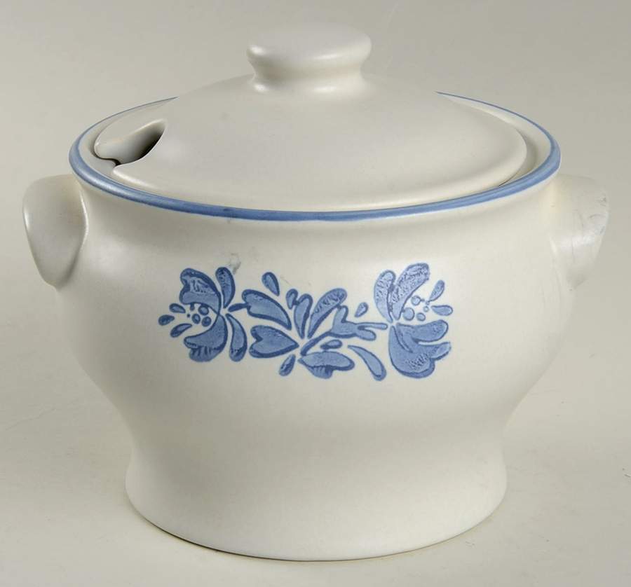Yorktowne Mini Tureen & Lid by Pfaltzgraff-1