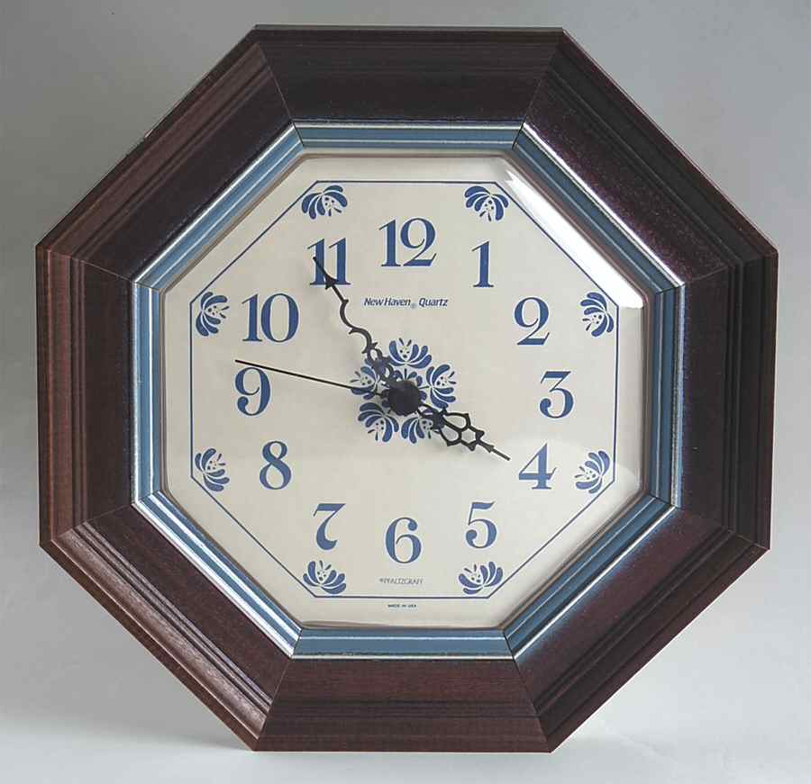 Yorktowne Quartz Clock by Pfaltzgraff-1