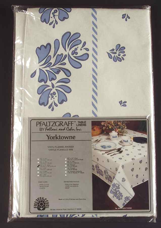 Yorktowne Oval Vinyl Tablecloth 52" X 70" by Pfaltzgraff-1