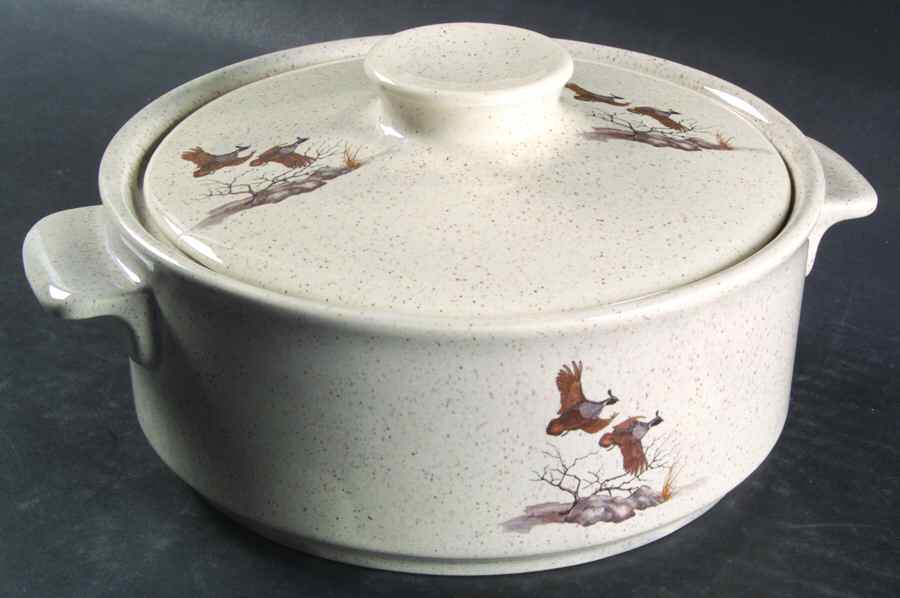 PFD1 1.5 Qt Round Covered Casserole by Pacific Flyway-1