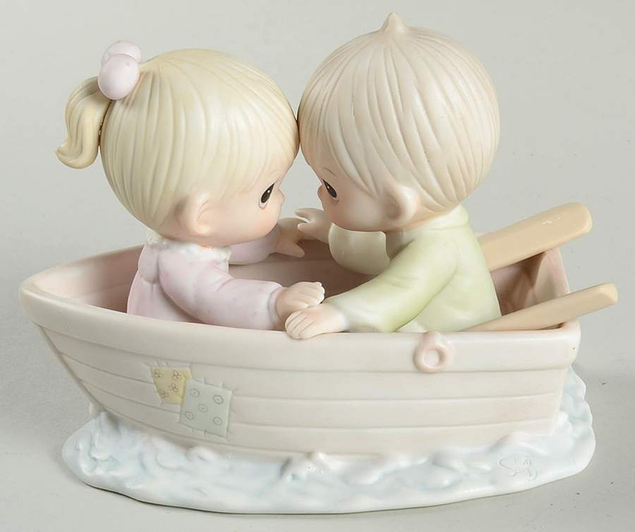 Friends Never Drift Apart Flower-Friends Never Drift Apart - Flower Trademark, No Box by Precious Moments-1