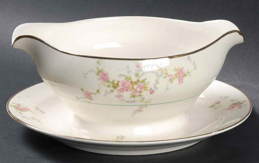 Gwendolyn Gravy Boat with Attached Underplate by Pope Gosser-1