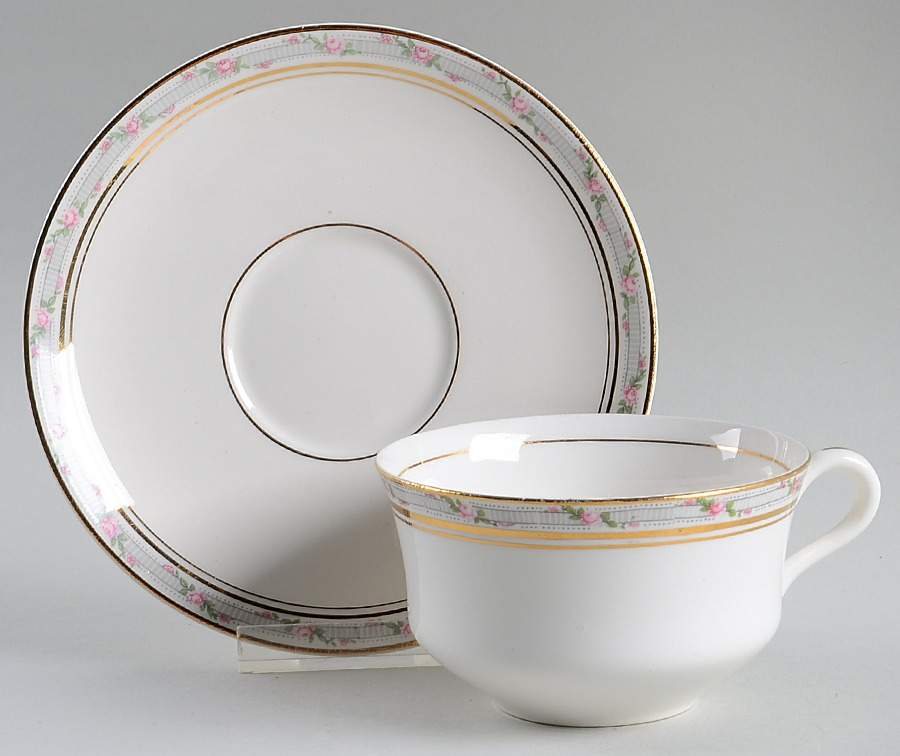 La Belle Oversized Cup & Saucer Set by Pope Gosser-1