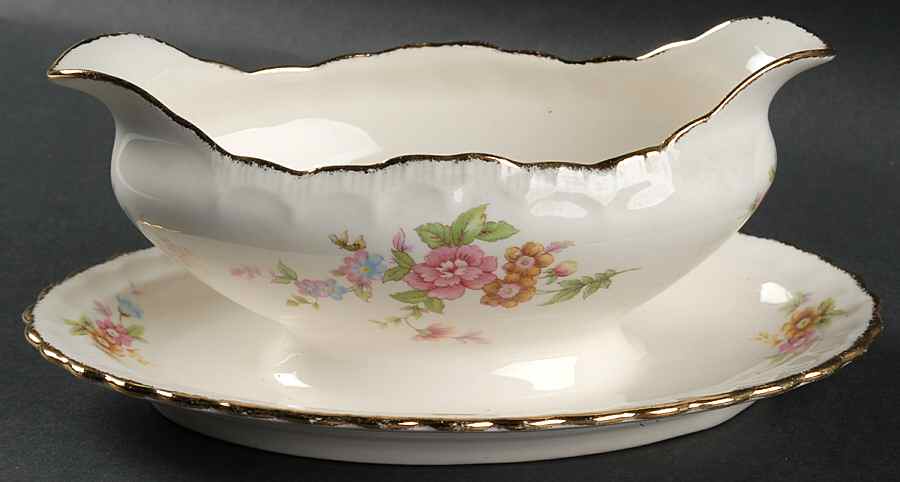 Mary Ellen Gravy Boat with Attached Underplate by Pope Gosser-1