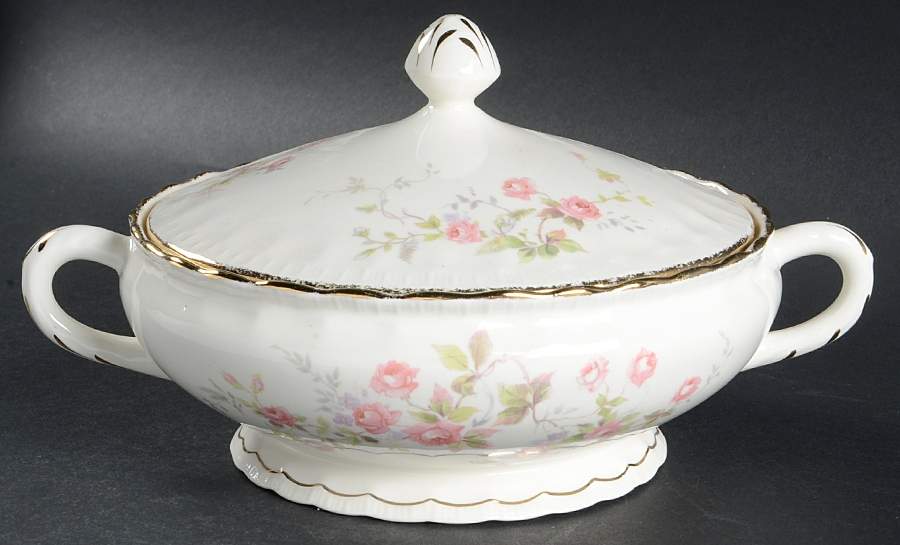 Tralee Round Covered Vegetable by Pope Gosser-1