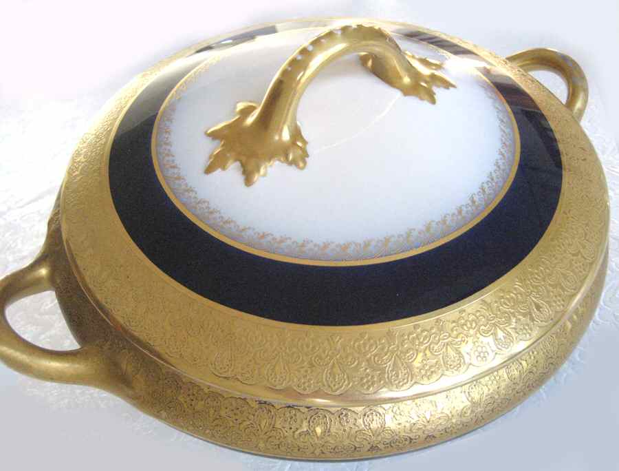 POY23 Round Covered Vegetable by Jean Pouyat-1
