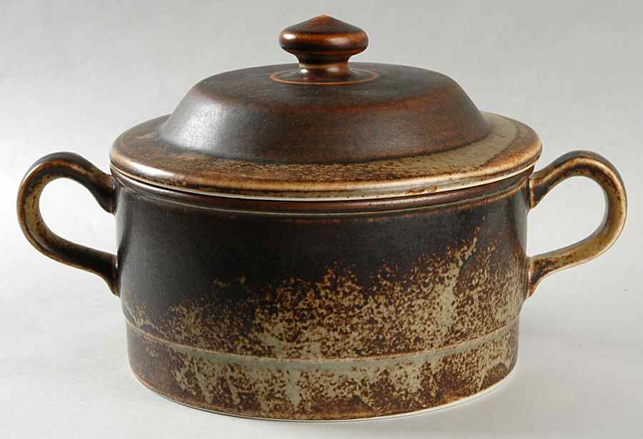 Lava 2 Qt Round Covered Casserole by Porsgrund-1