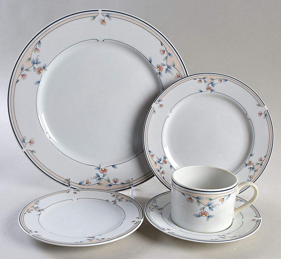 Heritage Blossom 5 Piece Place Setting by Princess House-1