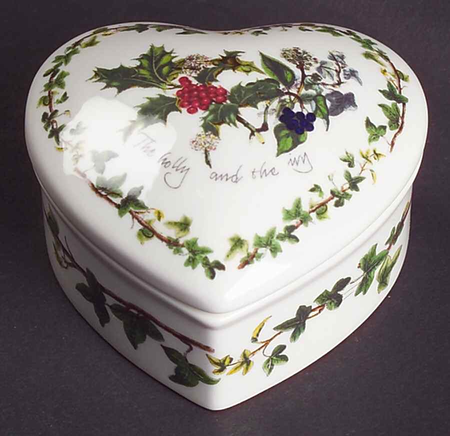 The Holly and The Ivy Heart Shape Box & Lid by Portmeirion-1