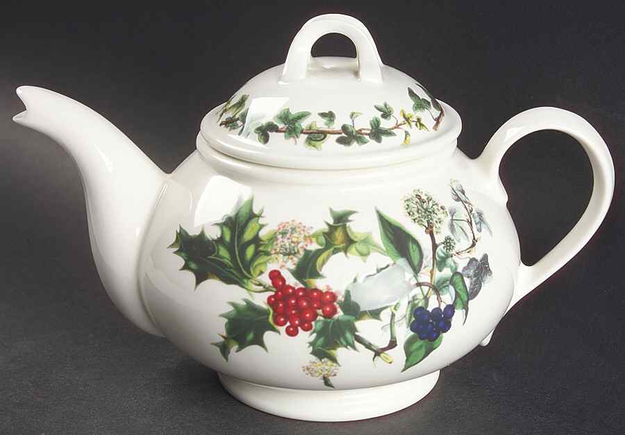 The Holly and The Ivy Small Teapot & Lid by Portmeirion-1