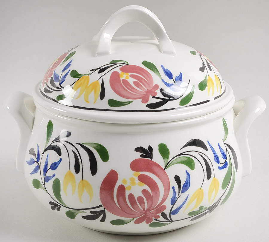 Welsh Dresser 2.5 Qt Romantic Round Covered Casserole by Portmeirion-1