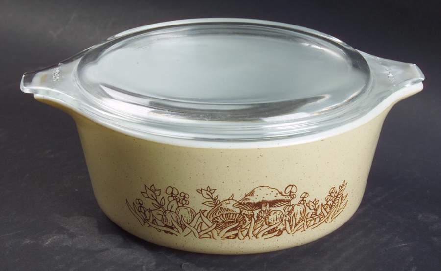 Forest Fancies 1.50 Pt Round Covered Casserole by Pyrex-1