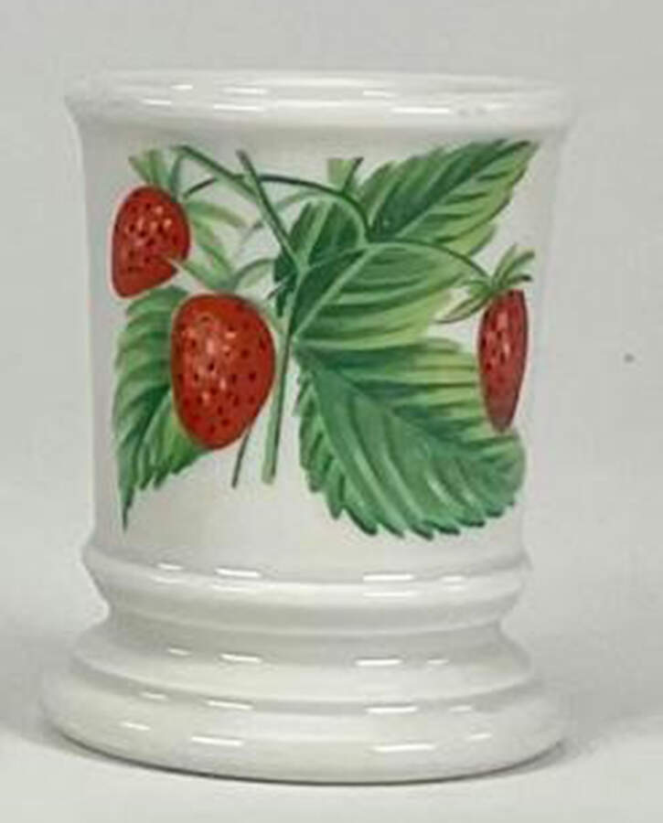Les Fruits Sauvages Cigarette Holder by Porcelaine De Paris-1
