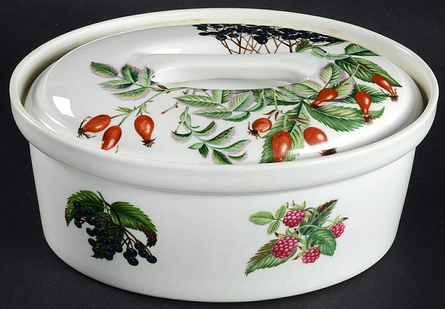 Les Fruits Sauvages 2 Quart Oval Covered Casserole by Porcelaine De Paris-1