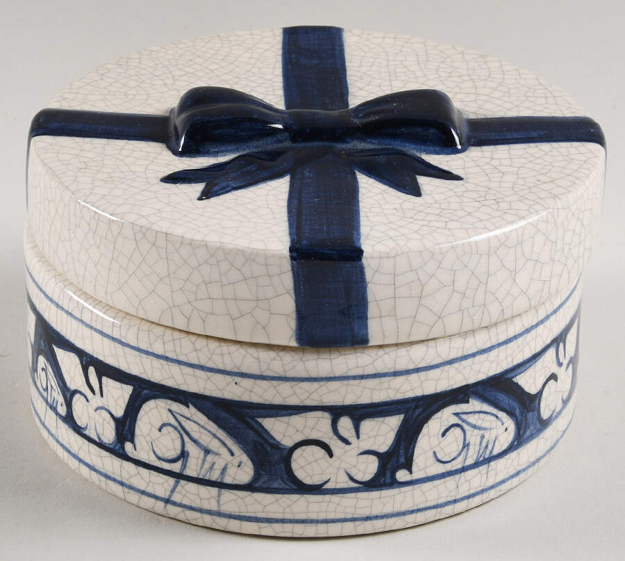 Dedham Rabbit 5" Round Box & Lid by Potting Shed-1