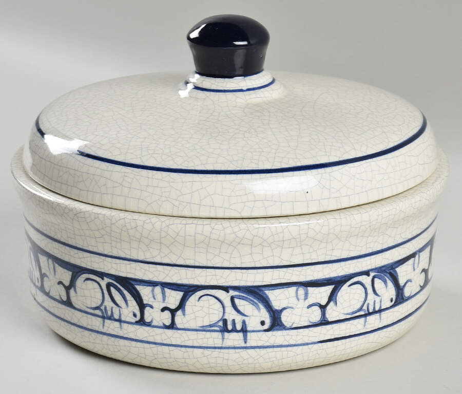 Dedham Rabbit 2 Qt Round Covered Casserole by Potting Shed-1