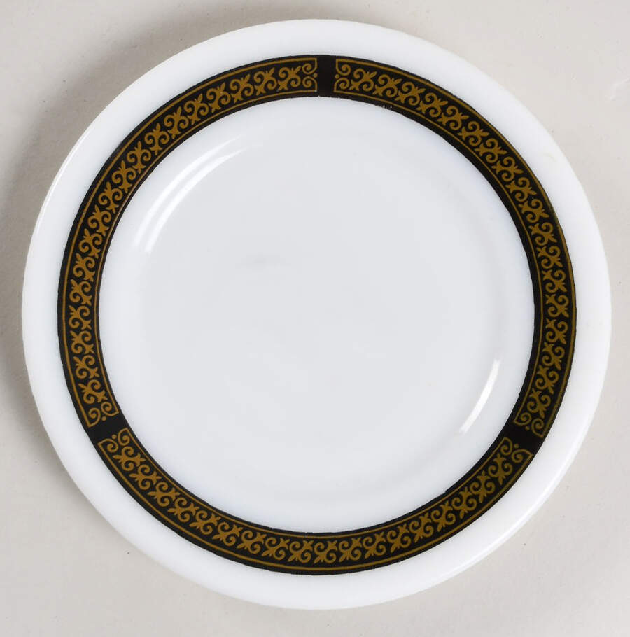 Ebony Dessert/Pie Plate by Pyrex-1