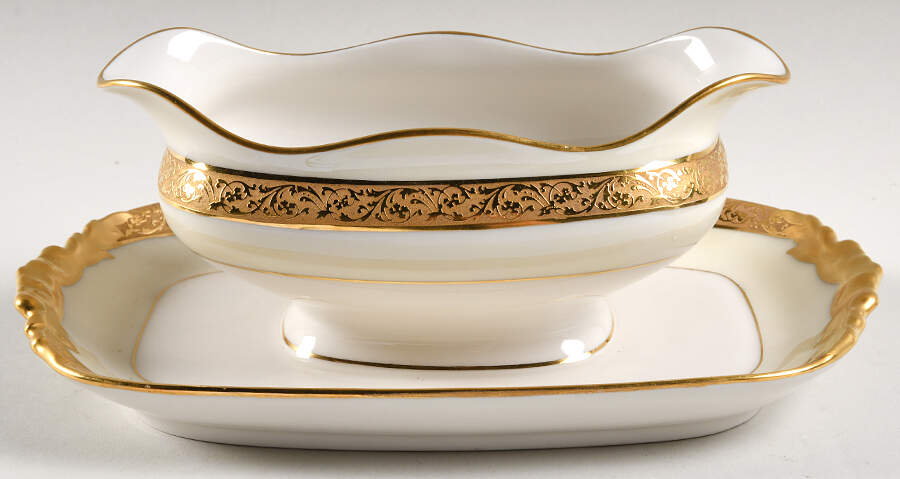 POY190 Gravy Boat with Attached Underplate by Jean Pouyat-1