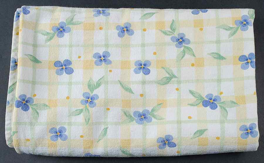 Summer Breeze 50 X 65 Rectangular Tablecloth by Pfaltzgraff-1