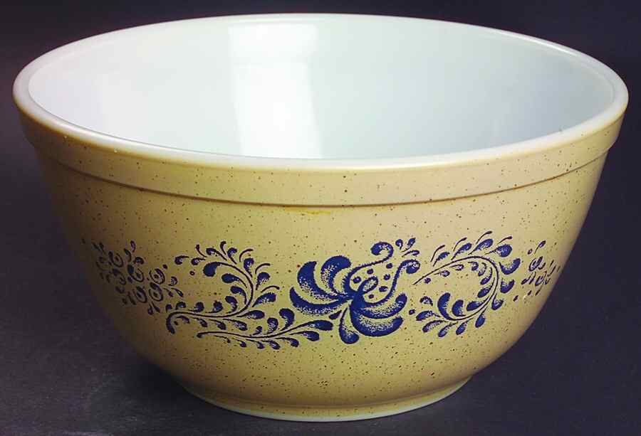 Homestead 7" Mixing Bowl by Pyrex-1
