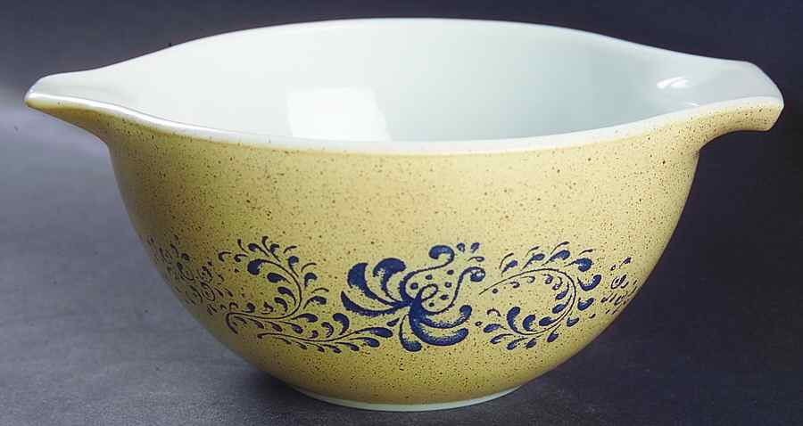Homestead 7" Cinderella Mixing Bowl by Pyrex-1