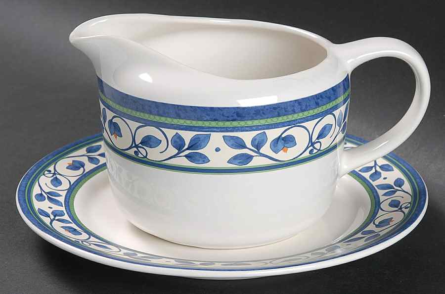 Orleans Gravy Boat & Underplate by Pfaltzgraff-1