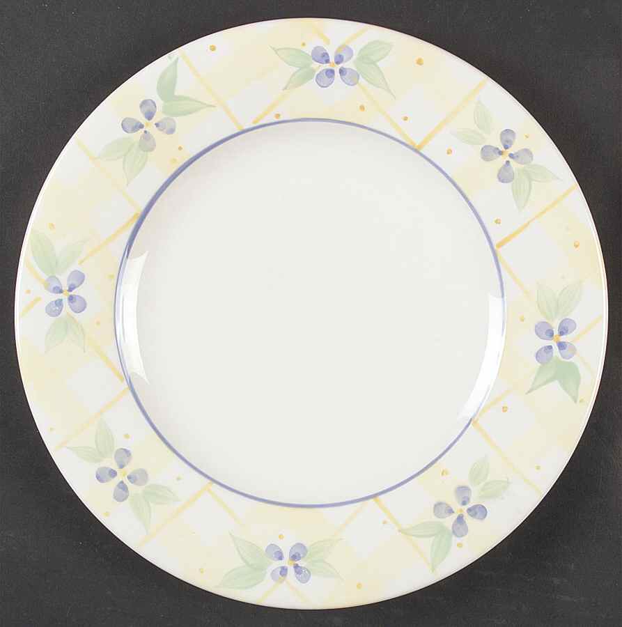 Floral Breeze Dinner Plate by Pfaltzgraff-1