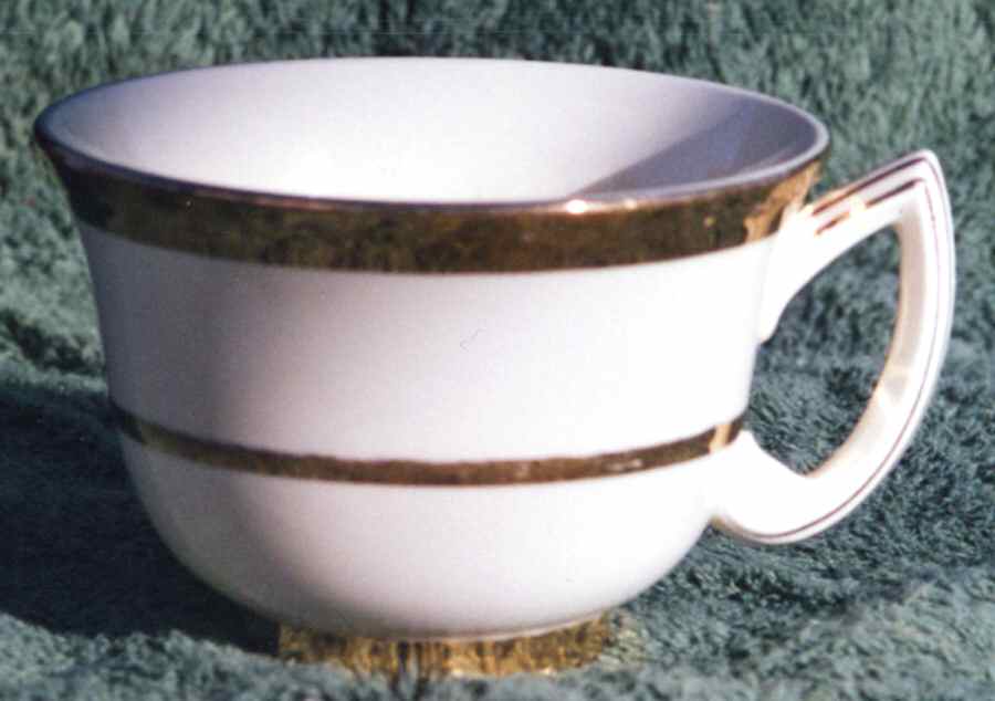 PAT4 Footed Cup by Pasmantier-1