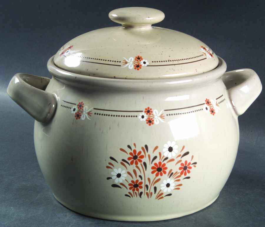 PFK3 2.5 Qt Round Covered Casserole by Pfalzkeramik-1