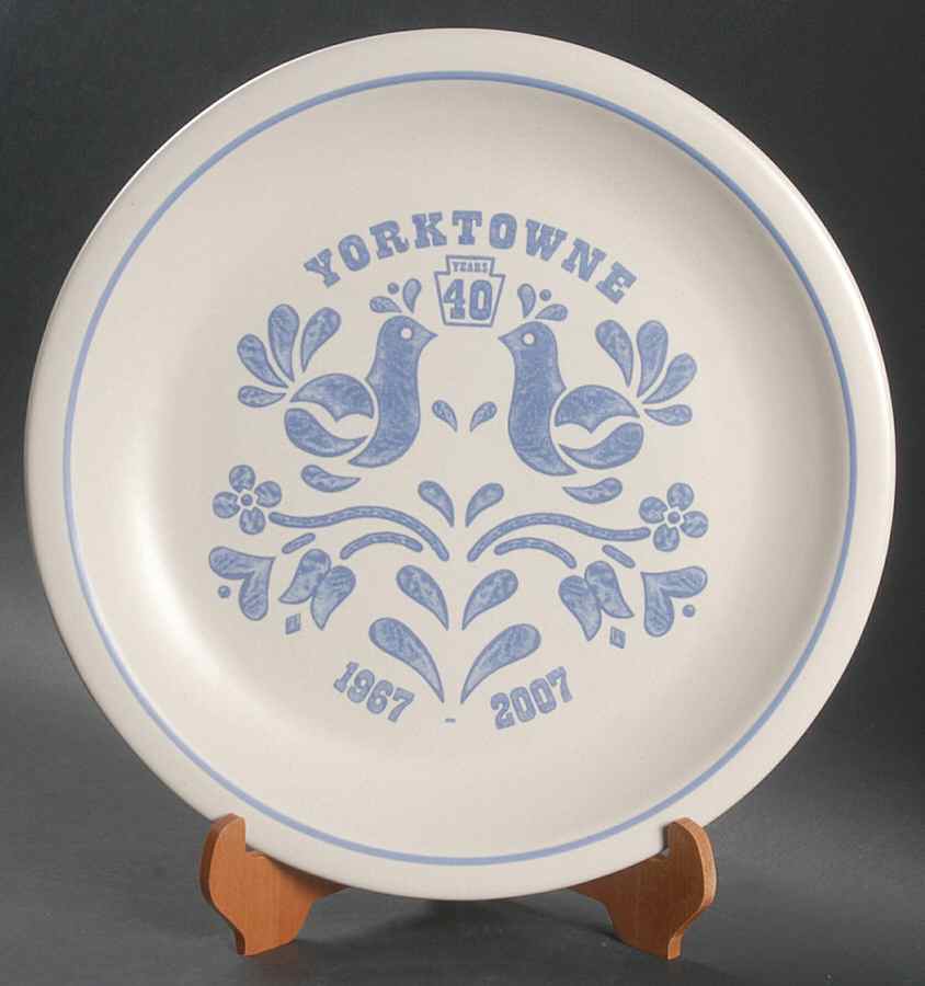 Yorktowne 40th Anniversary Commemorative Dinner Plt w/Stand by Pfaltzgraff-1