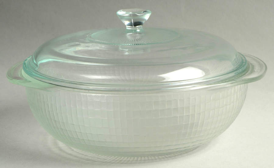 Originals Clear 2 Qt Round Covered Casserole by Pyrex-1