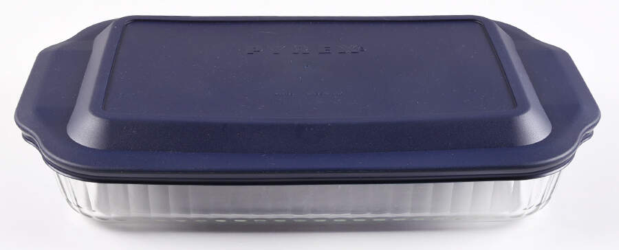 Sculptured Clear 13" Rectangular Baker w/Plastic Lid by Pyrex-1