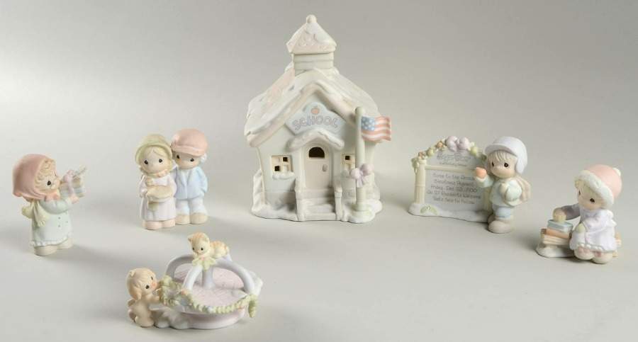 Sugar Town Schoolhouse Set Schoolhouse Set Of 6 - Sword Trademark, No Box by Precious Moments-1
