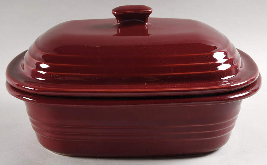 New Traditions Rectangular Baker & Lid by Pampered Chef-1