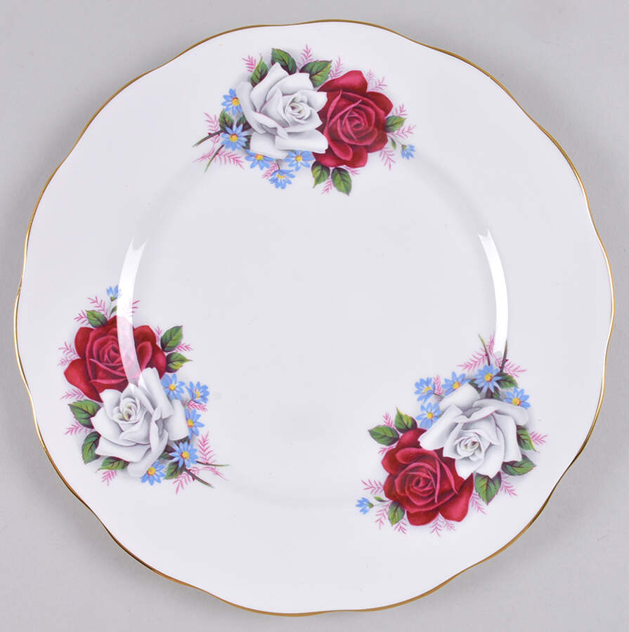 Duet Dinner Plate by Queen Anne (England)-1